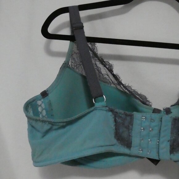 AG - ASHLEY GRAHAM | 40 DDD | Elegant Grey and Turquoise Lace Patterned Bra - Picture 9 of 16